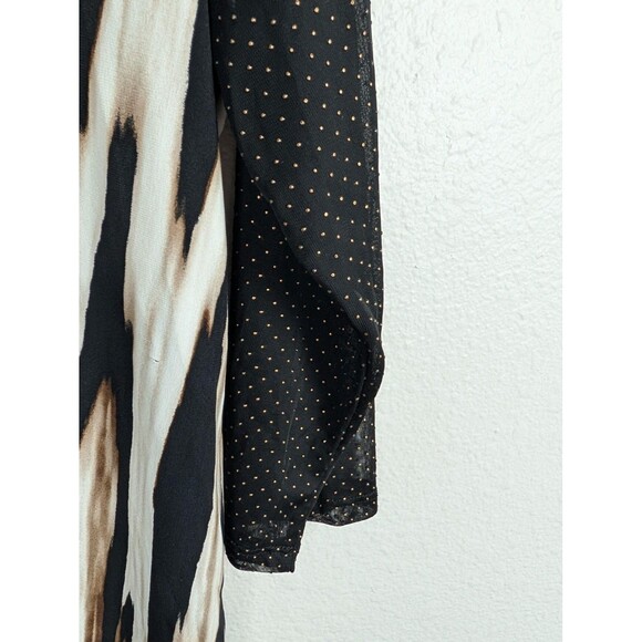Chicos Travelers Collection Animal Print Top Mesh Sleeve Blouse M - Picture 4 of 9